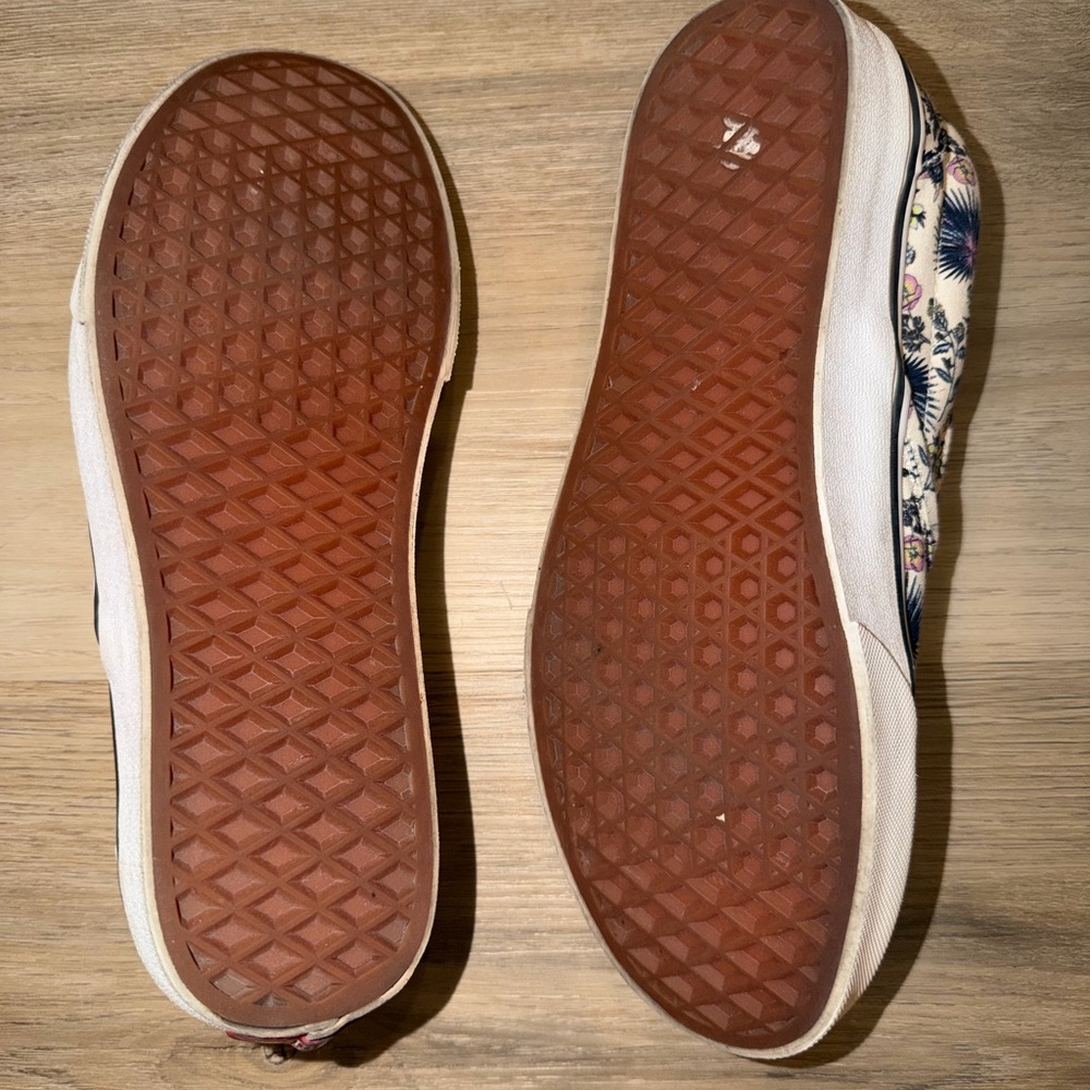 Vans Paradise Floral Classic Slip On Shoe - Picture 4 of 8